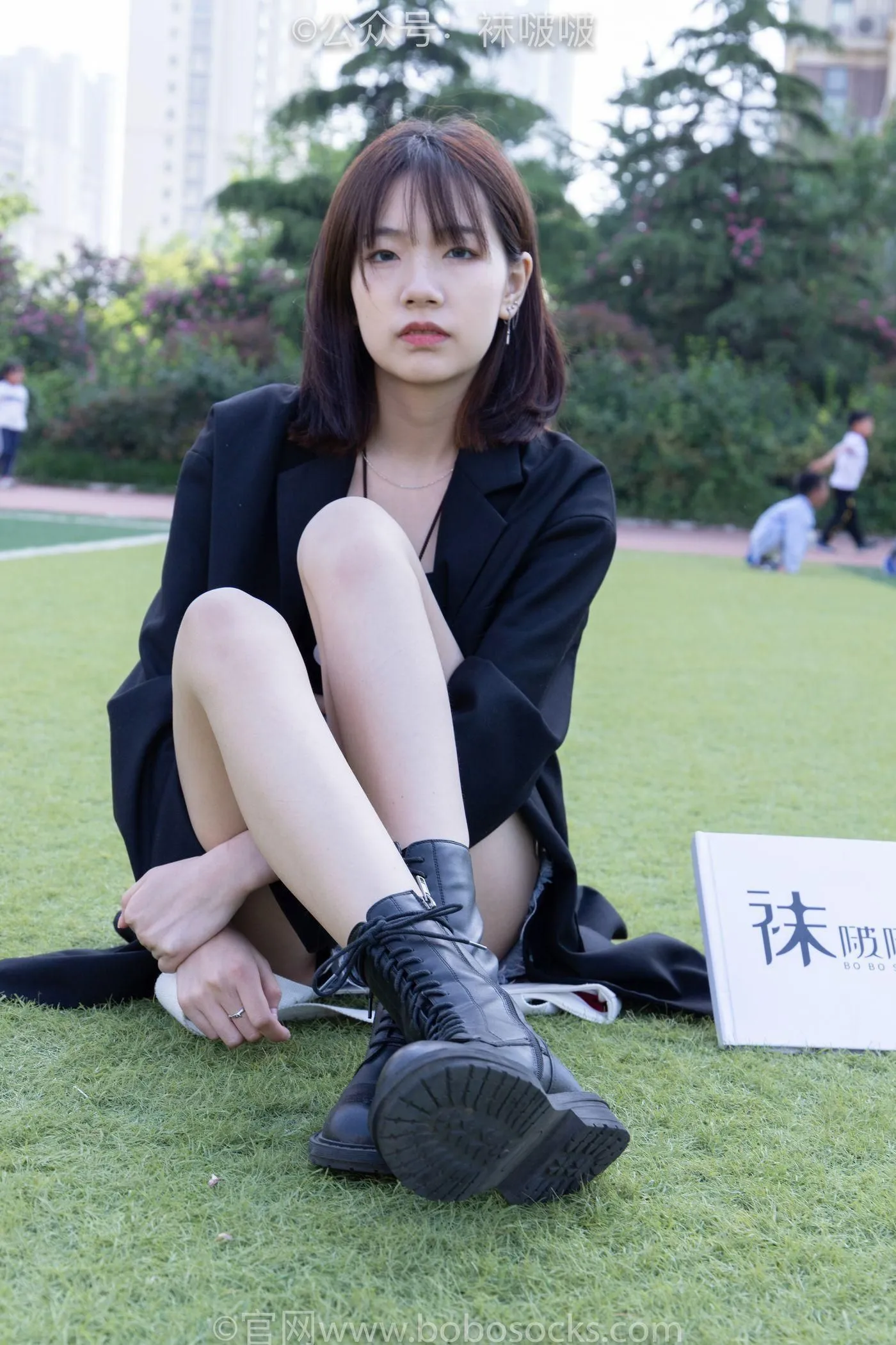 [BoBoSocks袜啵啵]NO.010 小甜豆-马丁靴、白色短棉袜、裸足 [117P]插图4